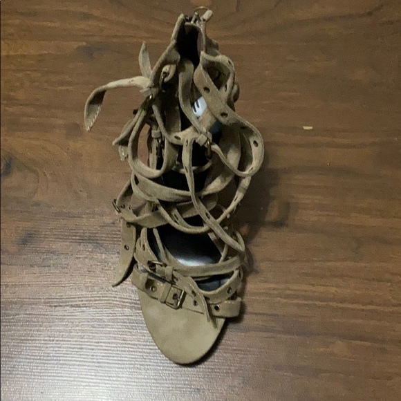 Shoes - Picture 2 of 7